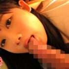 【画像+動画】 こたつの中だからと安心して無防備な格好をしている大人しそうな女の子にこっそりイタズラを。周りに誰かがいて声を出せない状況に、パンツが濡れるほど興奮した彼女はビショビショに濡れたオマ○コを僕に…2