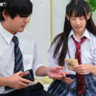 【画像+動画】 校内立ちんぼ女子〇生！ホ別1.5？校内でヤレばホテル代無料！交渉次第でNNOK！援交・パパ活する女子たちは最近公園で取り締まりが厳しく…