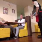 羞恥！エプロンの下はノーパンノーブラ 私、逃げ出したいくらい恥ずかしい格好でファミレスで働かされています2 ダウンロード download