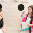 【みお編】女子〇生さん限定！彼女が壁から出た乳首とおち〇ちんで彼氏当てゲーム！！当てれば豪華賞品！外れたら予期せぬ罰ゲームで人生初イキ！初NTR！ ダウンロード download