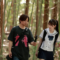 人気学生カップルインフルエンサーがSNSでバズりたくて迷い込んだ先は濃厚絶倫オヤジが住む淫欲まみれの変態村だった…。 白上咲花 ダウンロード download