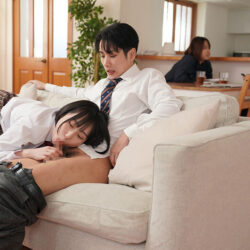 義妹の弾力おっぱいにムラつき即むぎゅしてしまったボク…。拒絶されたと思ったら名残惜しそうにこねくり乳ニーしていて、気づけば秘密のセフレ兄妹になっていた。 糸井瑠花 ダウンロード download