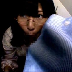 「間違えたフリして女性専用車両に乗り込んだら車両で一番小柄な（女子大生/OL/女子校生）に見つめられながらヤられた」 VOL.1 ダウンロード download
