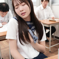 授業中ですら隠れオナニーする思春期ドバドバ性ホルモン少女から毎日校内でこっそりハメられちゃう同級生の僕。 白上咲花 ダウンロード download