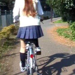 立ちこぎチャリンコ女子校生～太ももとパンチラ～ ダウンロード download