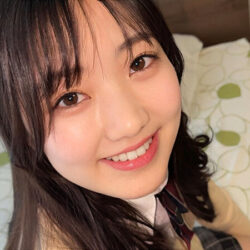 街中ミニスカ観察 パンティワカメちゃん状態の学生2名 YちゃんとAちゃん ダウンロード download